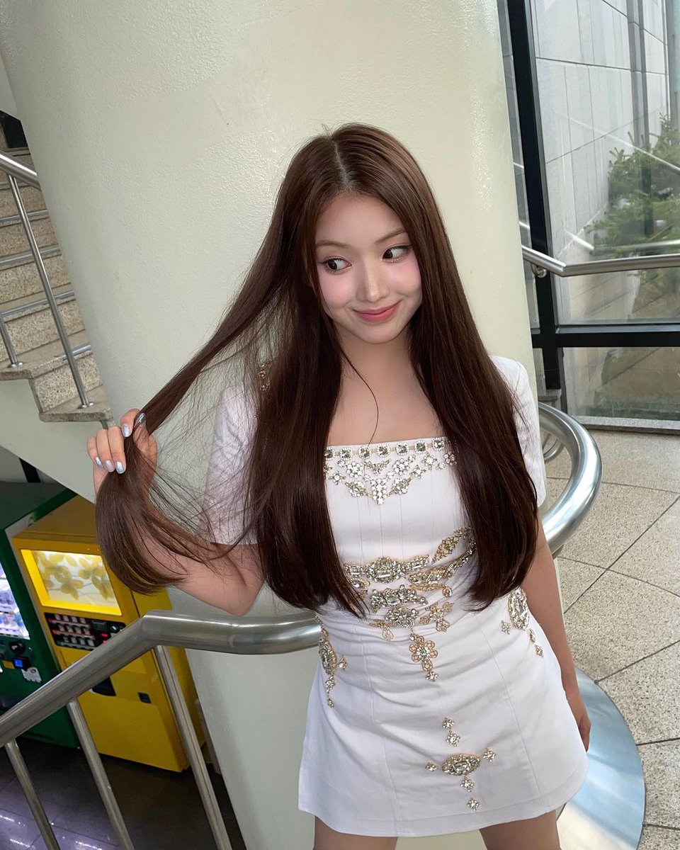 Jiwoo pics ♡ tweet media
