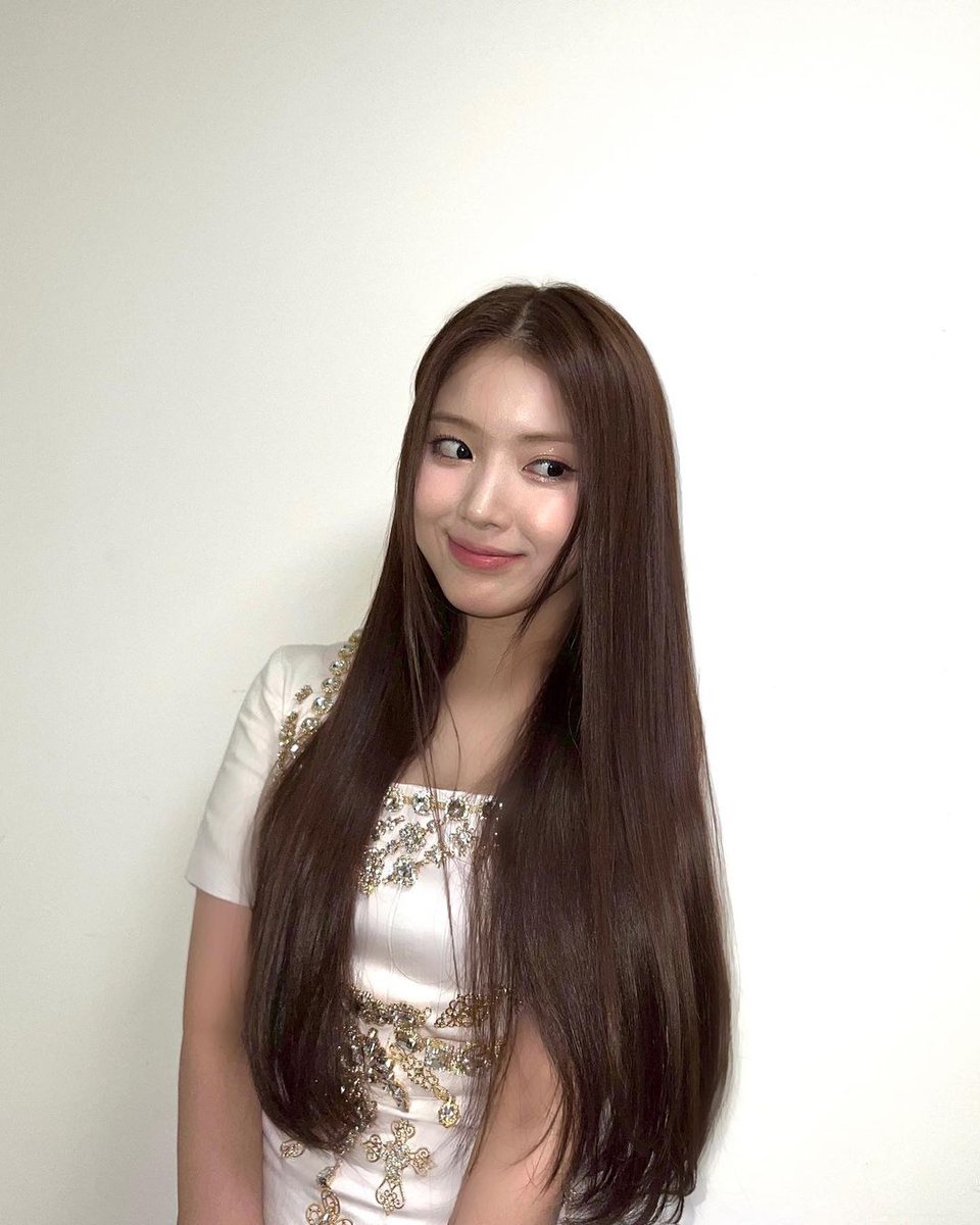 Jiwoo pics ♡ tweet media