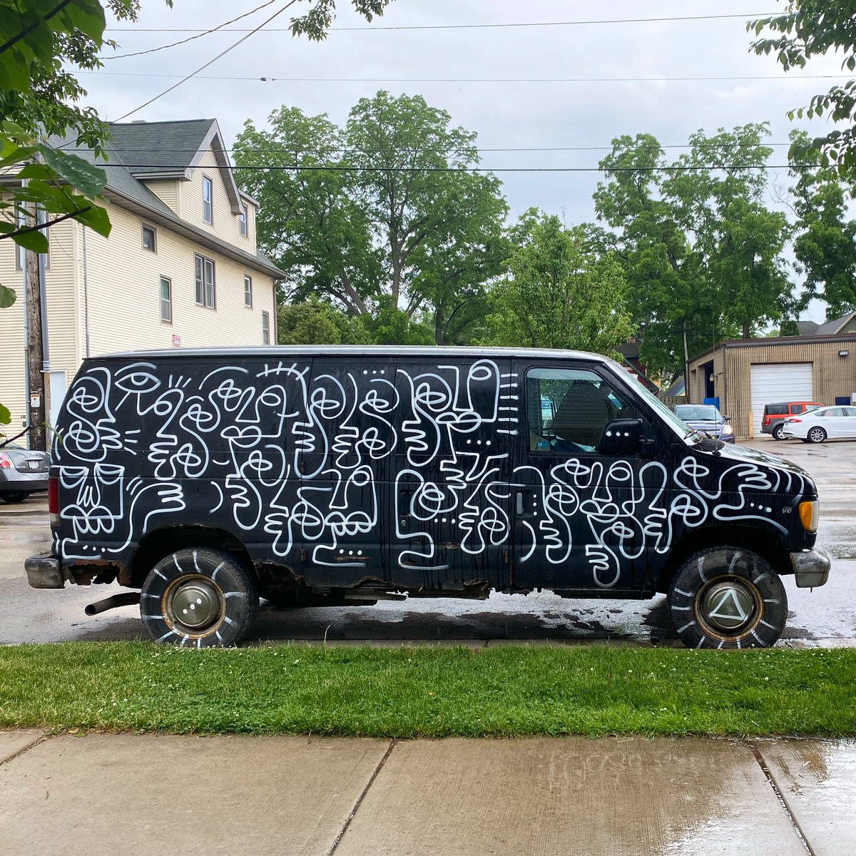 Rainy Saturday 🚐 🌧 🖤