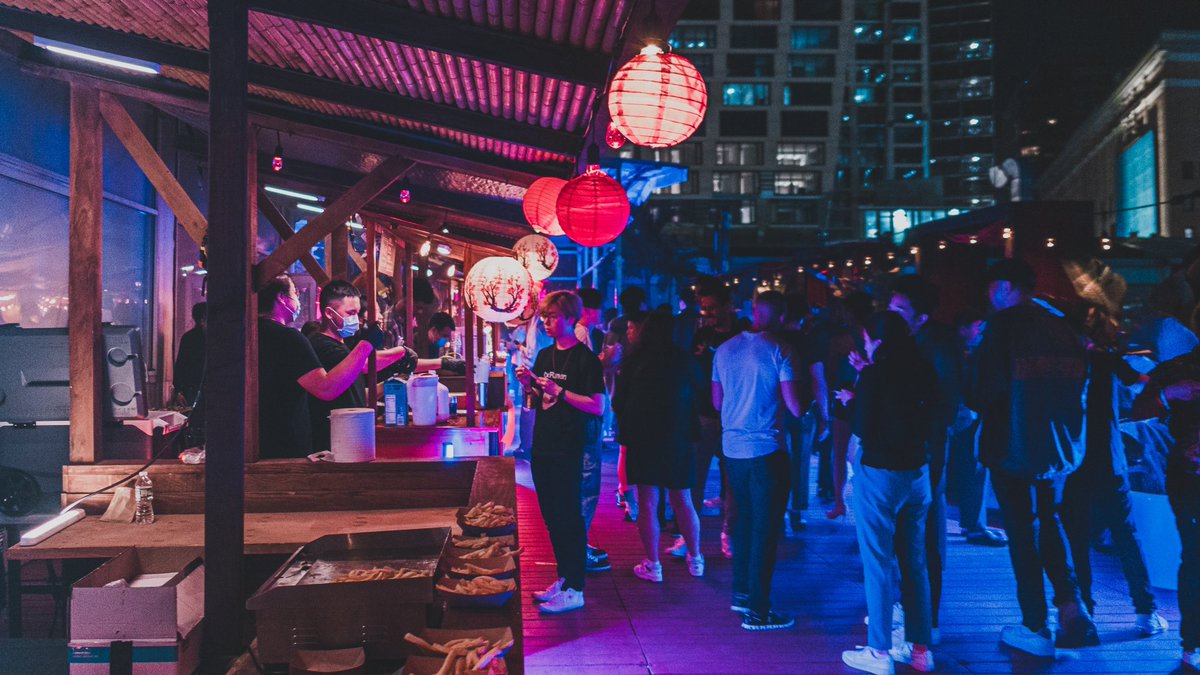 CorruptedKami's tweet photo. @AzukiOfficial provided such an amazing experience. Thank you for the opportunity @ZAGABOND and @tedkimo 

One of the first NFT irl experience and it was really immersive. I love the idea of it all. From the alley to the vendors

Glad I could share the experience with @TertoETH https://t.co/xgTv9H7aE7