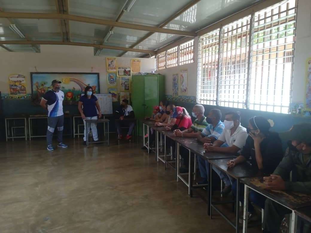escprimariatru's tweet photo. #25Jun Escuela Gustavo Domínguez, Red 7, municipio Trujillo, activa en la conformación de la Brigada Comunitarias Militares para la Educación. #BricomilesMiEscuelaBella #MiEscuelaBella #Bricomiles @NicolasMaduro @_LaAvanzadora @MPPEDUCACION @Gerardo4fPsuv @MariiaPalomares https://t.co/dXvcyHDTng