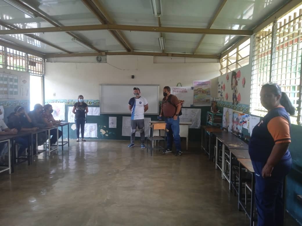 escprimariatru's tweet photo. #25Jun Escuela Gustavo Domínguez, Red 7, municipio Trujillo, activa en la conformación de la Brigada Comunitarias Militares para la Educación. #BricomilesMiEscuelaBella #MiEscuelaBella #Bricomiles @NicolasMaduro @_LaAvanzadora @MPPEDUCACION @Gerardo4fPsuv @MariiaPalomares https://t.co/dXvcyHDTng