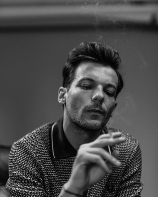 sabrinmrs's tweet image. ele foi esculpido 
#WALLSBILLION 
#STREAMWALLS