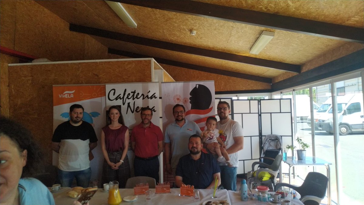 El colegio salesiano Hermano Garate ha recibido esta mañana el premio otorgado por la asociación VIVELA, por su compromiso con los valores y por la divulgación para el conocimiento de la en enfermedad del ELA. <a href="/VivELAasoc/">VivELA Asociación</a> <a href="/SalesianosSSM/">Salesianos SSM - #SomosFuturo</a>