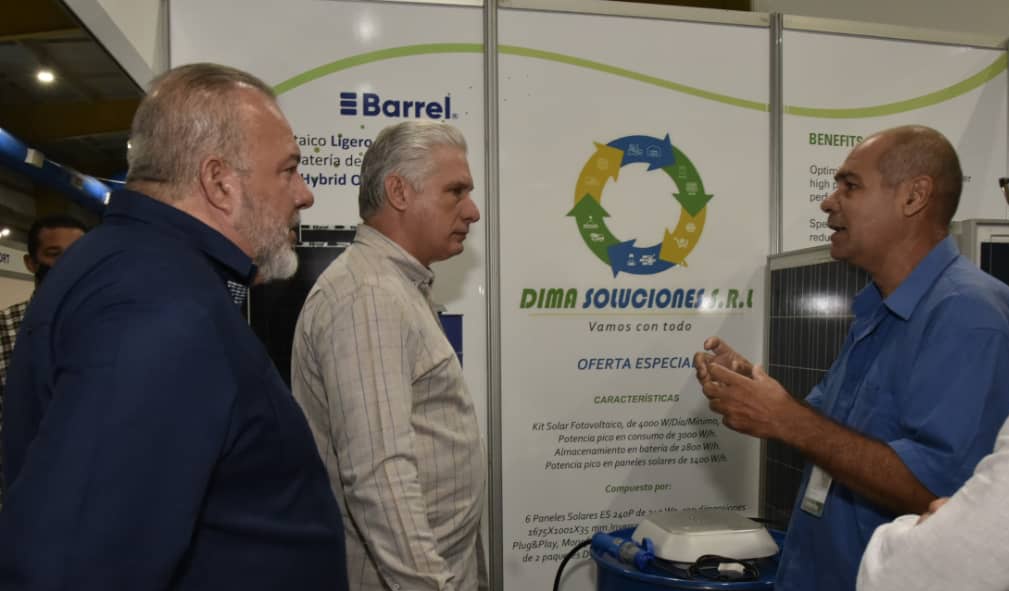 MMarreroCruz's tweet photo. Visitamos la Feria Internacional de Energías Renovables, donde se expusieron diversos proyectos para impulsar la inversión extranjera en pos de transformar la matriz energética y hacer un uso eficiente de las fuentes renovables de energía.
#Cuba 🇨🇺 #VamosConTodo https://t.co/eUm7NcrnHr