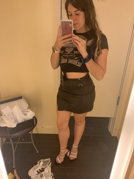 Join the Bank of Daniella. All it takes is one tribute and a life of service to @diamondanii.  Findom<a href="/tag/femdom"class="tags"><span>#femdom</span></a><a href="/tag/findom"class="tags"><span>#findom</span></a><a href="/tag/chastity"class="tags"><span>#chastity</span></a><a href="/tag/beta"class="tags"><span>#beta</span></a><a href="/tag/paypig"class="tags"><span>#paypig</span></a><a href="/tag/cuck"class="tags"><span>#cuck</span></a>
