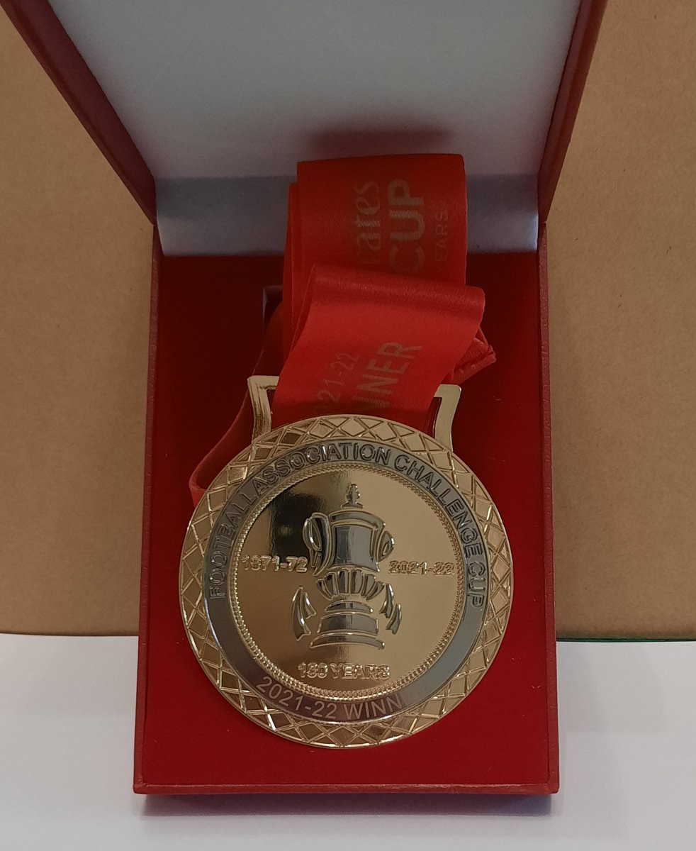 wickett180's tweet image. I've got about 15 Replica FA Cup Winners Medals left, and six left that come with a presentation box.

If you want one, please DM me.

The Medal and Box is £20 posted (UK)

The medal on it's own is £12.95 posted (UK)

DM me if you would like one.

Cheers.