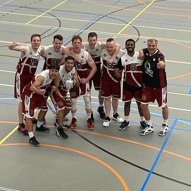 bcagathos's tweet photo. Heren 1 heeft meegedaan aan het toernooi van de Falcons in Valkenswaard en heeft iedere wedstrijd gewonnen!! 🏀🏀Beker gaat mee naar Raamsdonksveer!!! 🏆 https://t.co/WbMjYBhtwm https://t.co/v3U5B1DFD0