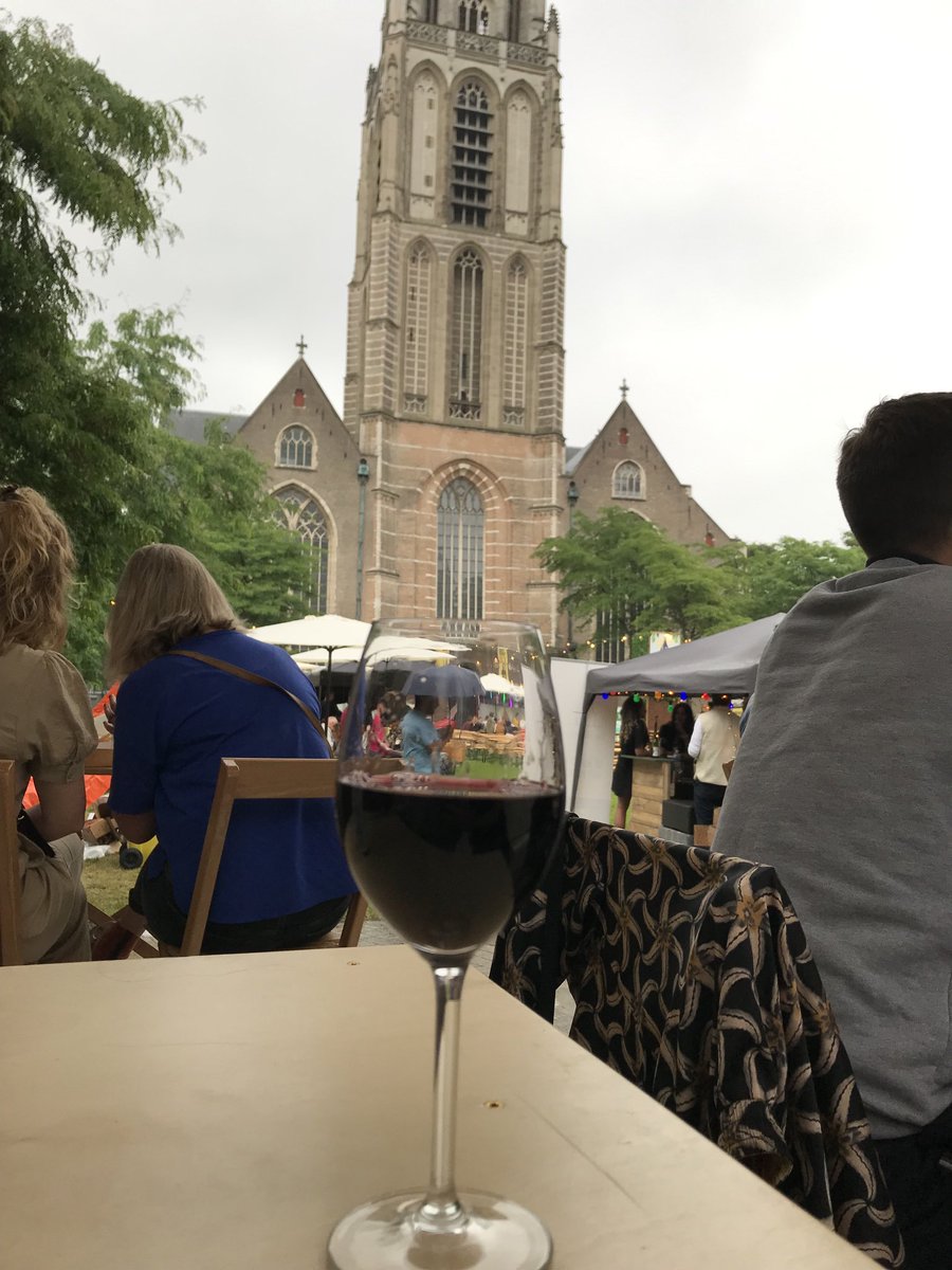 roonng's tweet photo. Ondanks het weer toch genieten op het wijnfestijn in Rotterdam 🍷 https://t.co/N0Db6afbGo