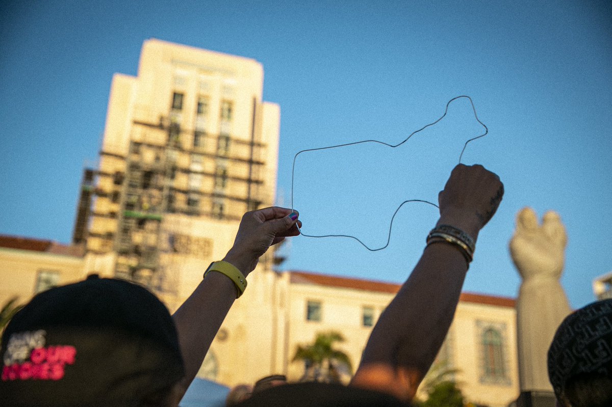 NickIsabella's tweet photo. Scenes from the candle light vigil and Planned Parenthood rally in San Diego last night (2 of 3)  #RoeVsWade #reproductiverights #ReproductiveFreedom #fuckthepatriarchy #AbortionRightsAreHumanRights #AbortionIsHealthcare https://t.co/2pEEyXwP4J