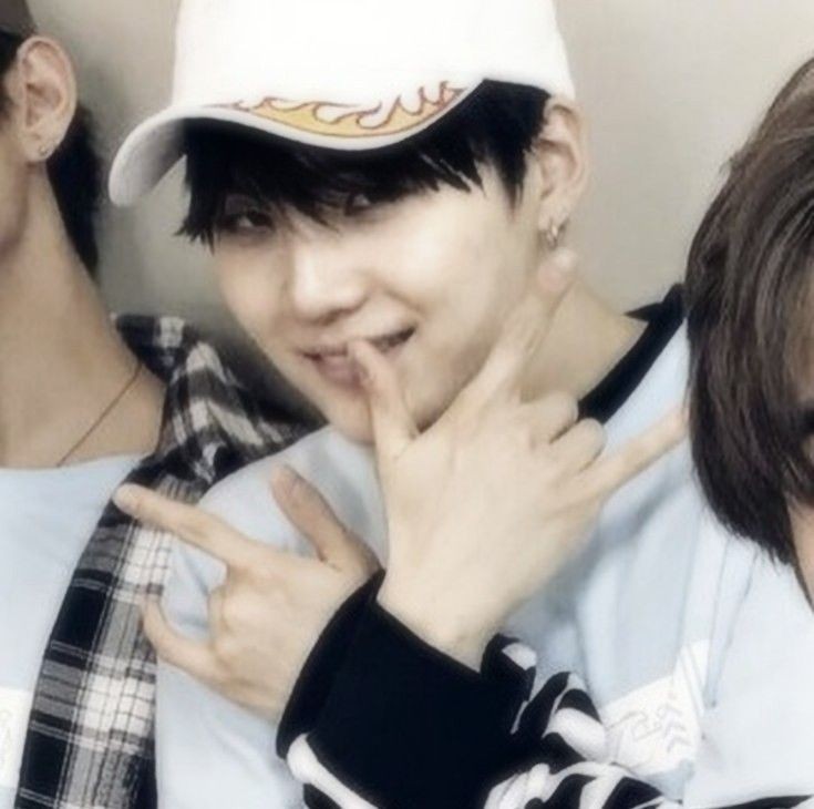 layoutsly's tweet photo. ✺ mencionanos si lo usas
✺ Te agradeceríamos un fav y rt♡
✺ #yoongi
✺ @BTS_twt https://t.co/beU9jELYZ0