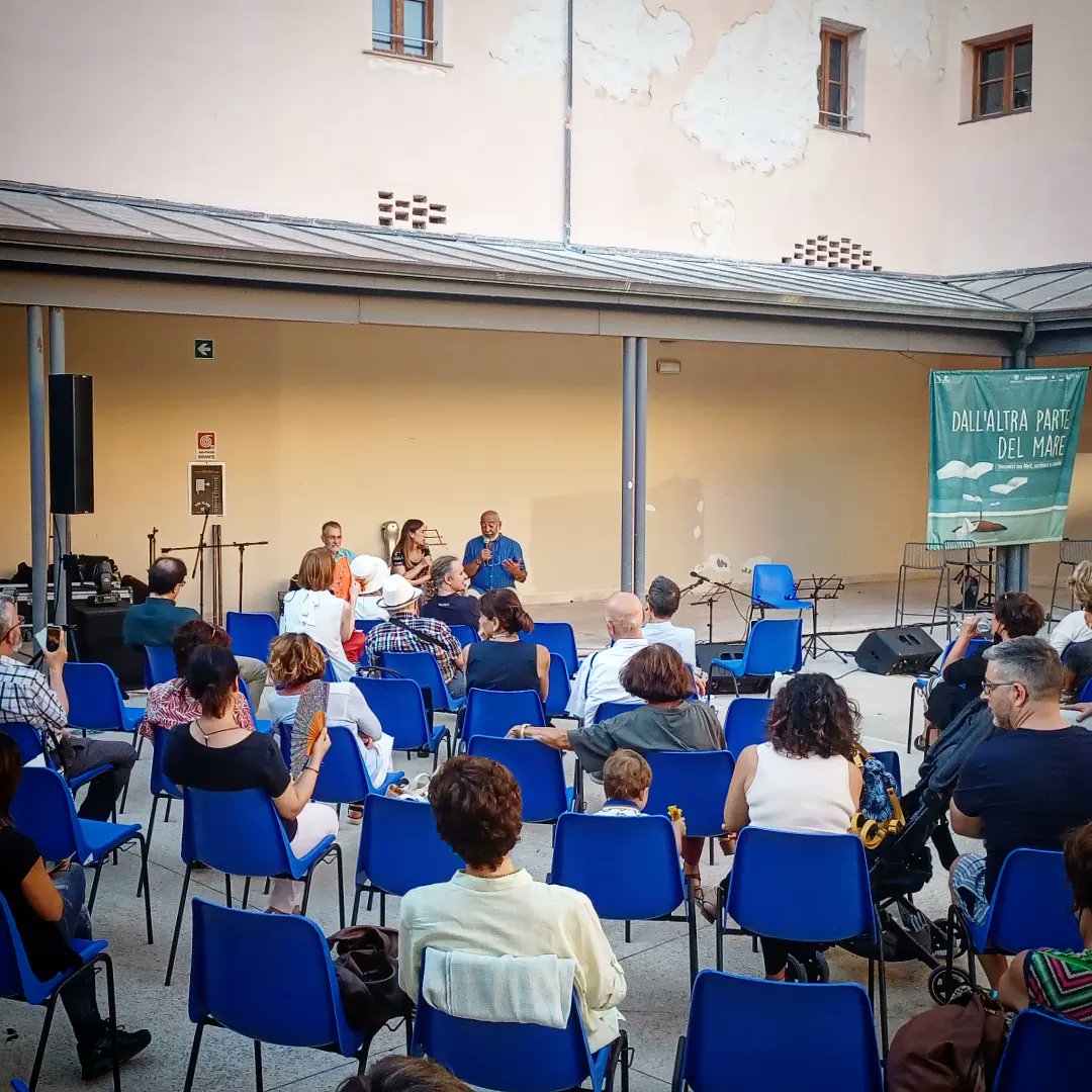 festivAlghero's tweet photo. @leonardopadura, accompagnato da @CostantinoCossu, ci racconta il suo ultimo romanzo #ComePolvereNelVento (@libribompiani). Traduzione di Maria Laura Serrau
 #TraDueSponde > https://t.co/REzRsiZ78c

#dallaltrapartedelmare #CyranoAlghero #alghero #libri https://t.co/YQSpborfFj