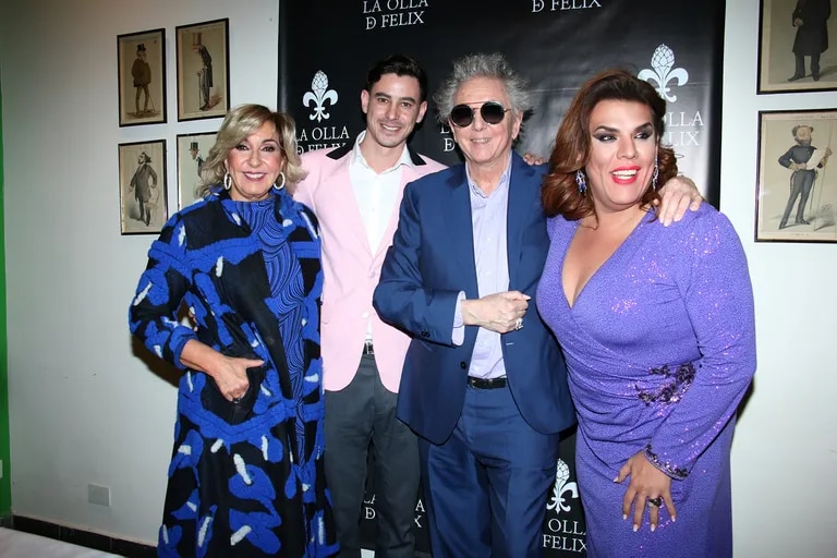 Todos los detalles y las imágenes del emotivo compromiso de Pepe Cibrián y Nahuel Lodi dlvr.it/SSr12V