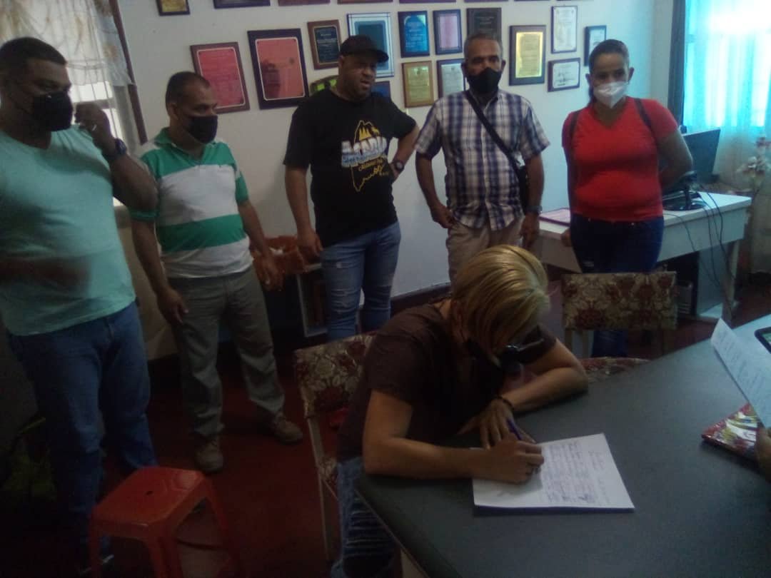 escprimariatru's tweet photo. #25Jun en la Escuela Estado Carabobo, Red 7 municipio Trujillo se activó la #BricomilesMiEscuelaBella gracias al presidente @NicolasMAduro, la ministra @_LaAvanzadora y a toda la comunidad. #MiEscuelaBella #MiEscuelaBella #Bricomiles @MPPEDUCACION @Gerardo4fPsuv @MariiaPalomares https://t.co/Db8XQFDbqY