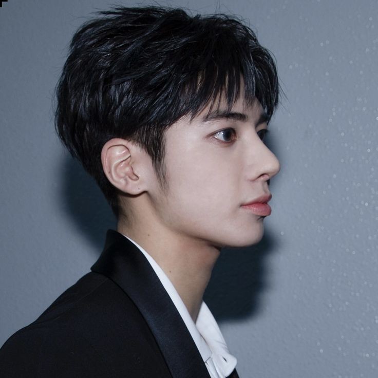 his side profile is breathtaking