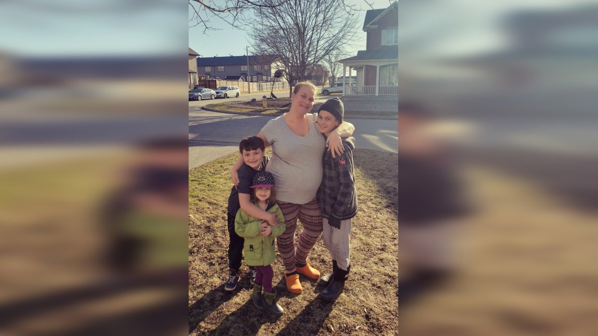 Les confidences d'une mère porteuse originaire du Nord-Est de l'Ontario rc.ca/SSr1Jq