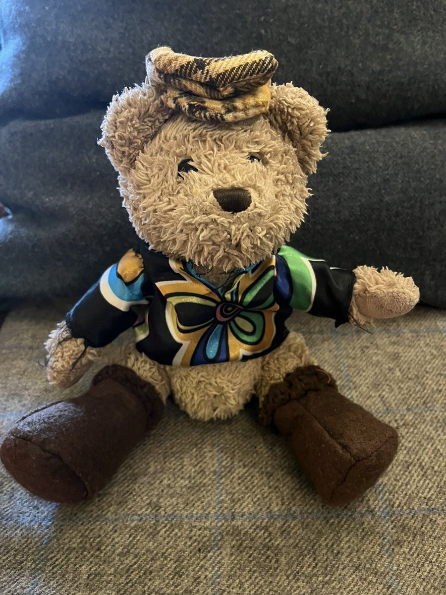 BeauPaddington's tweet photo. Dressing up for @journeygalactic ‘s One World Broadcast! #1960s #groovy #teddybearsofinstagram https://t.co/5qcxuVxcwV