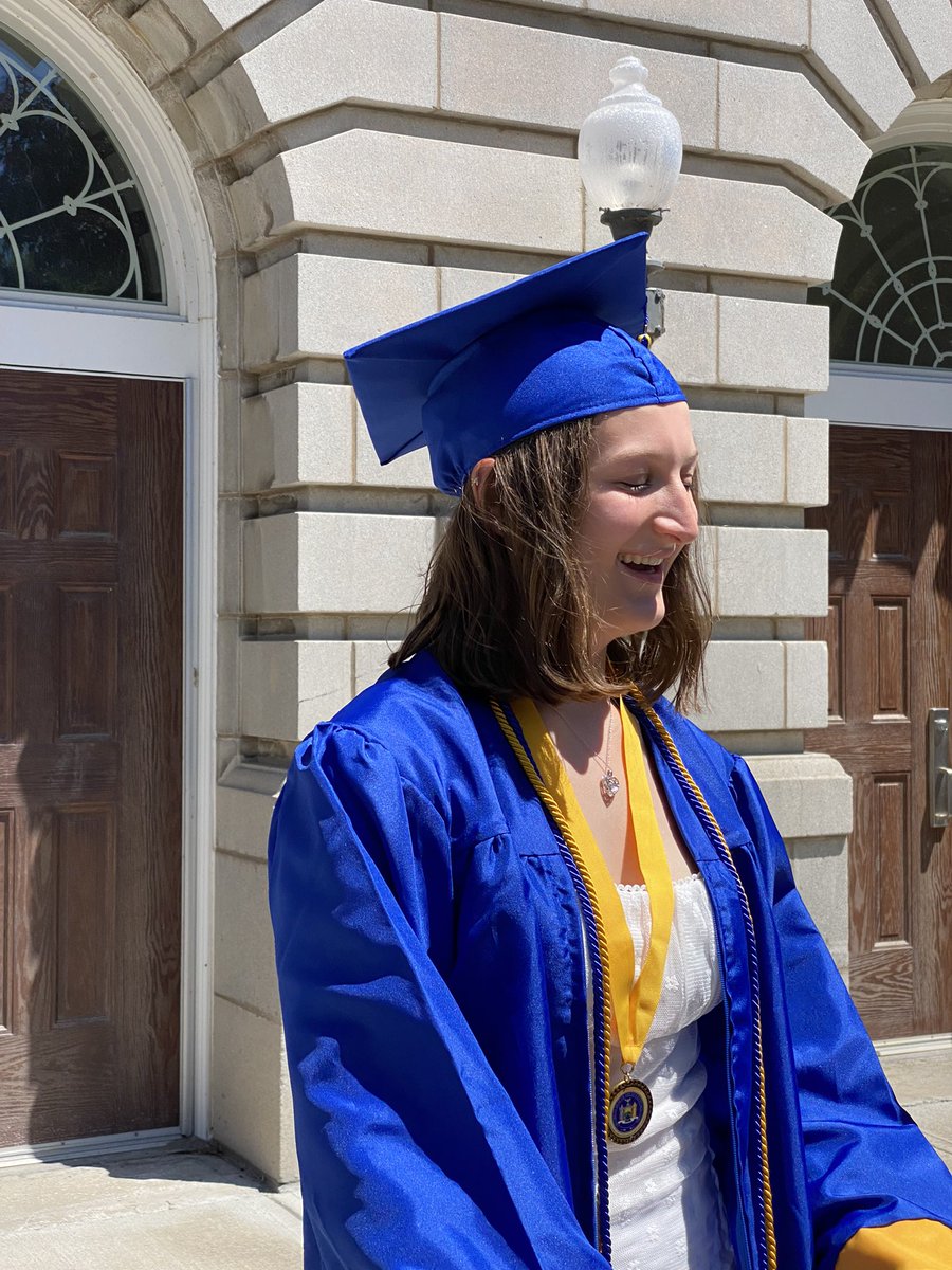 hallidayc's tweet photo. Cannot believe it!  Graduation day!  So proud of everything Mackenzie has done and cannot wait to what comes next!!   Love you kiddo!!   
#classof2022 https://t.co/cepmMs1c03