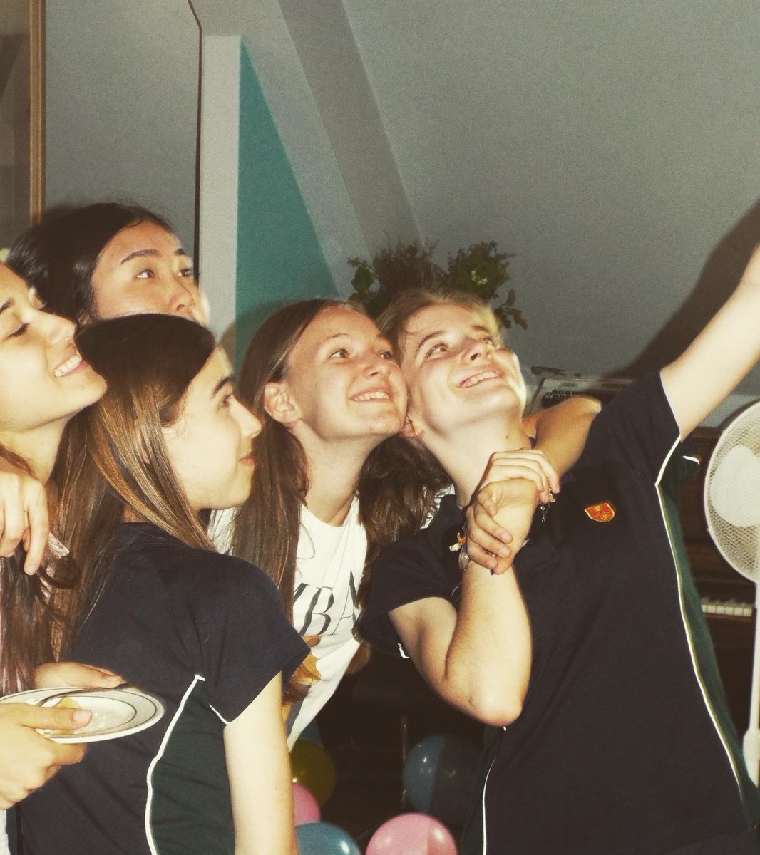 sfc_boarding's tweet photo. Welcome to our summer boarders #newfriends #summerterm #friendship #newboarders #iloveboarding #sfcboarding #sfcboardingfun https://t.co/lubGz8De3k