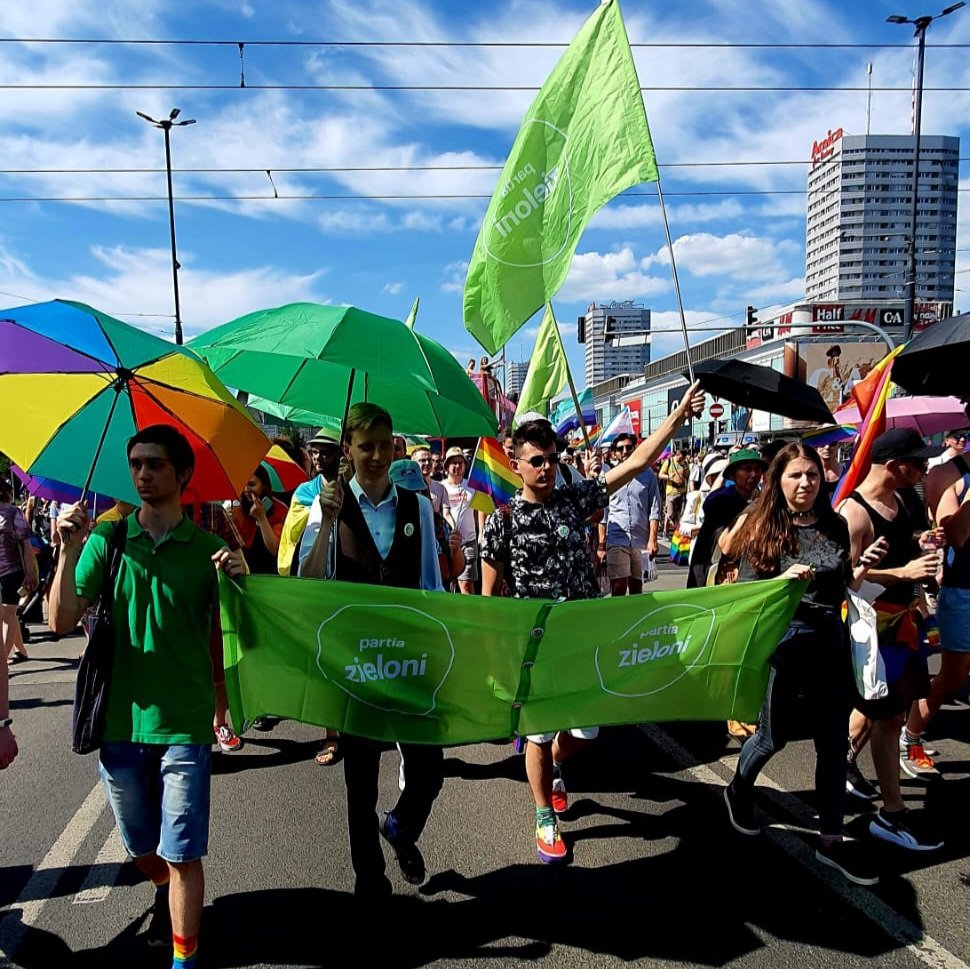 Różnorodność, miłość, wolność, szacunek.
To jest o tym 🏳️‍🌈💪
Jesteśmy tęczą, wszyscy 🦄

Thank U <a href="/TerryReintke/">Terry Reintke</a> for joining us 
❤🧡💛💚💙💜💪

#loveislove #pride #miłośćtomiłość #ParadaRownosci