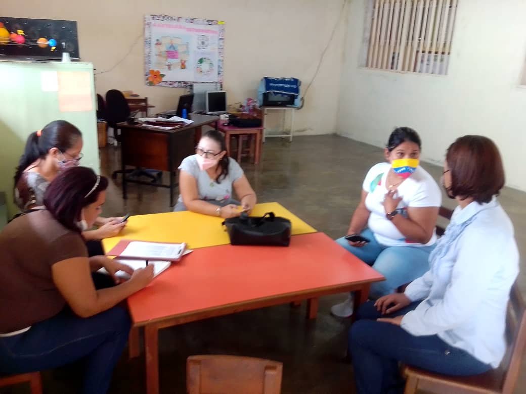 escprimariatru's tweet photo. #25Jun CEI Mamá Pancha, Red 8 municipio Pampanito activo en la conformación de la Brigada Comunitaria. #BricomilesMiEscuelaBella #MiEscuelaBella #Bricomiles @NicolasMaduro @_LaAvanzadora @MPPEDUCACION @Gerardo4fPsuv @MariiaPalomares https://t.co/RrgSWKL9AG