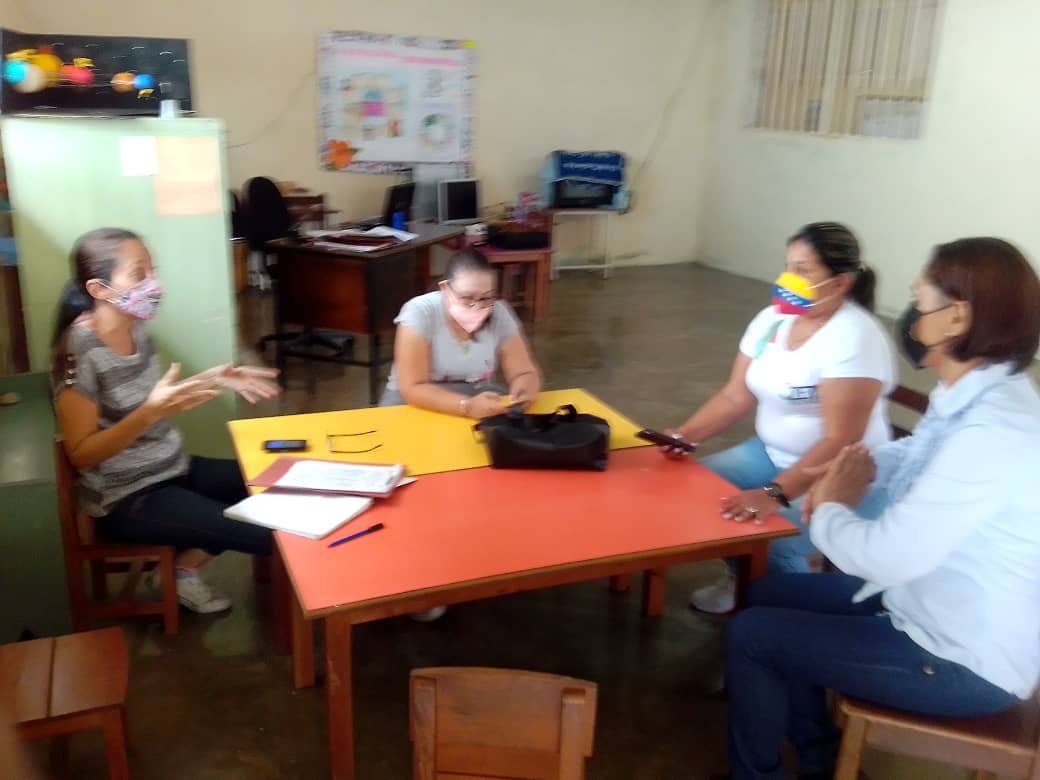 escprimariatru's tweet photo. #25Jun CEI Mamá Pancha, Red 8 municipio Pampanito activo en la conformación de la Brigada Comunitaria. #BricomilesMiEscuelaBella #MiEscuelaBella #Bricomiles @NicolasMaduro @_LaAvanzadora @MPPEDUCACION @Gerardo4fPsuv @MariiaPalomares https://t.co/RrgSWKL9AG