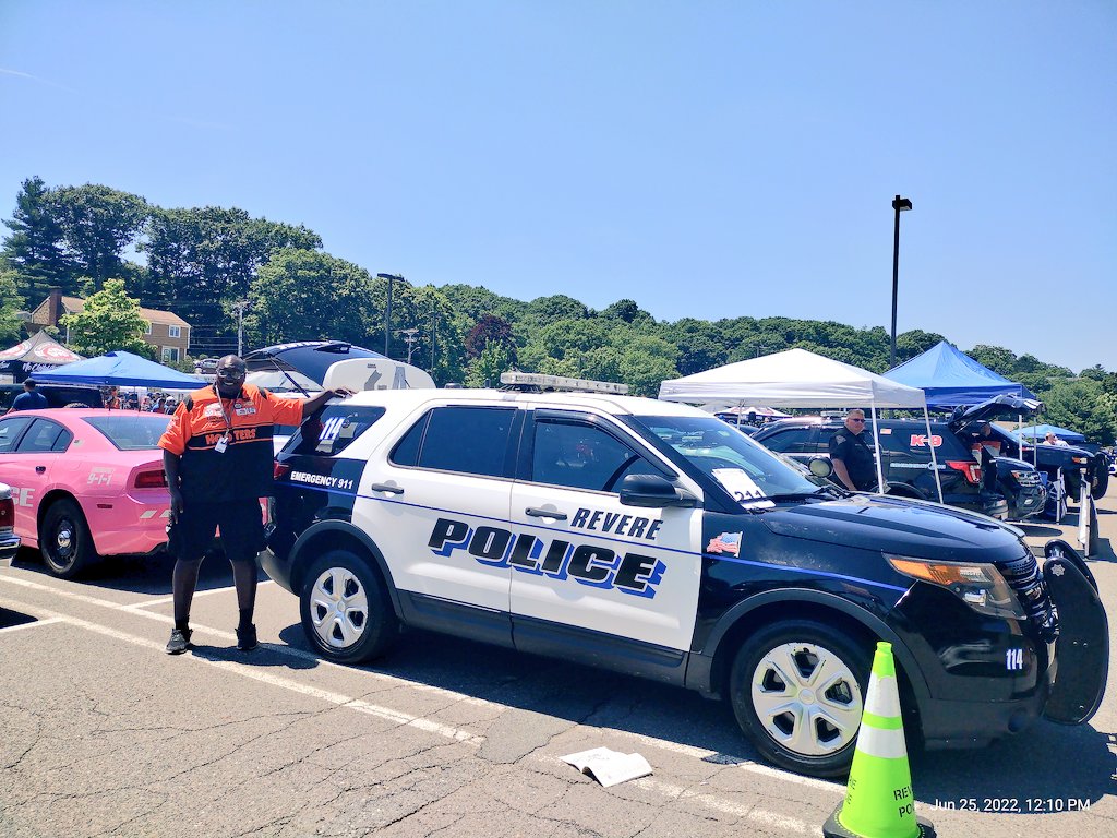 Here some photos of the Cops and Cars Show at the Square One Mall in #SaugusMA.