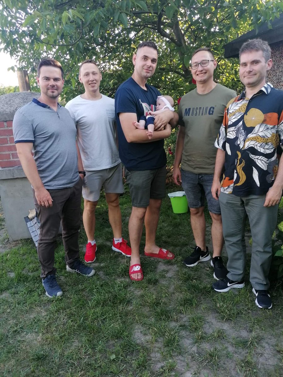 JBLpiotr's tweet photo. Pępkowe😉🍻🥂 https://t.co/Q7F8d5mgDZ