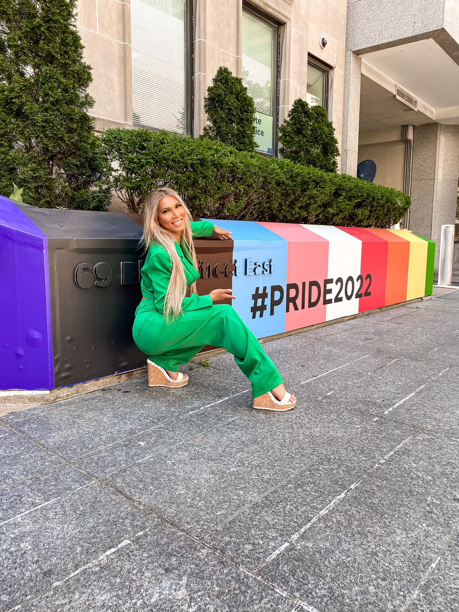 GiseleShaw08's tweet photo. Authenticity: the courage to be yourself! 👑👌🏼

Thank you everyone for the overwhelming love and support! You all have turned a very scary moment for me to an incredible one! Love you all! 💝💝💝

HAPPY PRIDE EVERYONE! 
❤️🧡💛💚💙💜 https://t.co/iVdlB0Vj8q