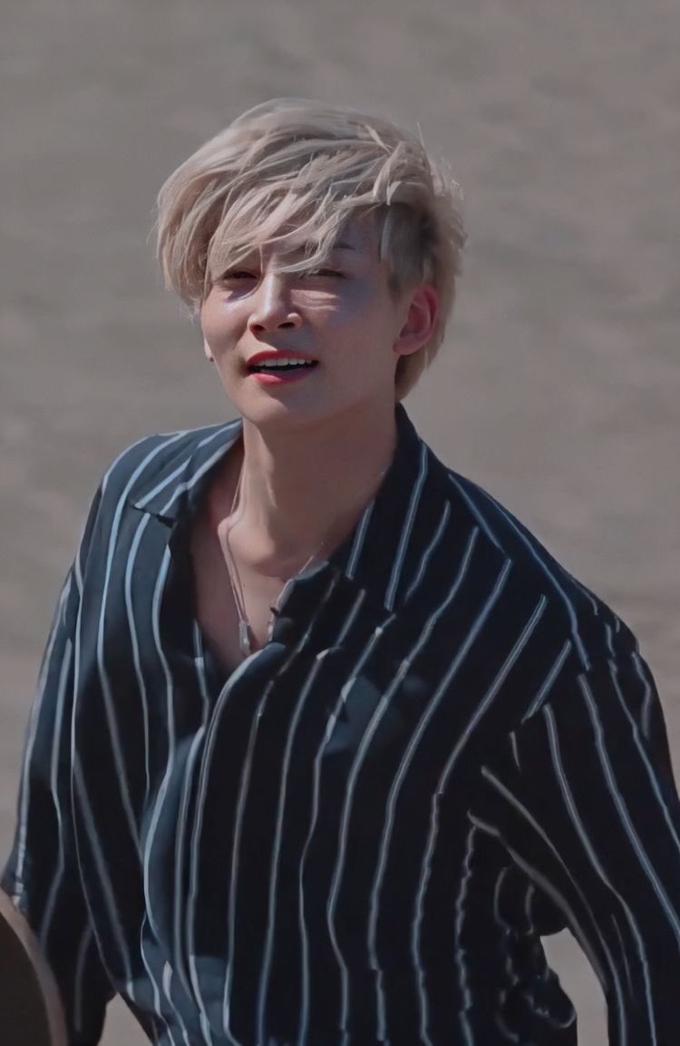 hanniefolder's tweet photo. this jeonghan 🫶🏻 @pledis_17 https://t.co/L3MJJcoVlM