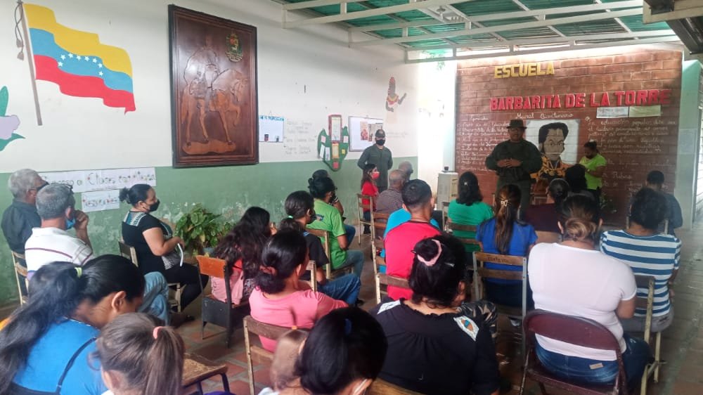 escprimariatru's tweet photo. #25Jun Escuela Barbarita de la Torre, Red 7 municipio Trujillo presente en la conformación de la Brigada Comunitaria. #BricomilesMiEscuelaBella #MiEscuelaBella #Bricomiles @NicolasMaduro @_LaAvanzadora @MPPEDUCACION @Gerardo4fPsuv @MariiaPalomares https://t.co/Ojbjdtx7Si