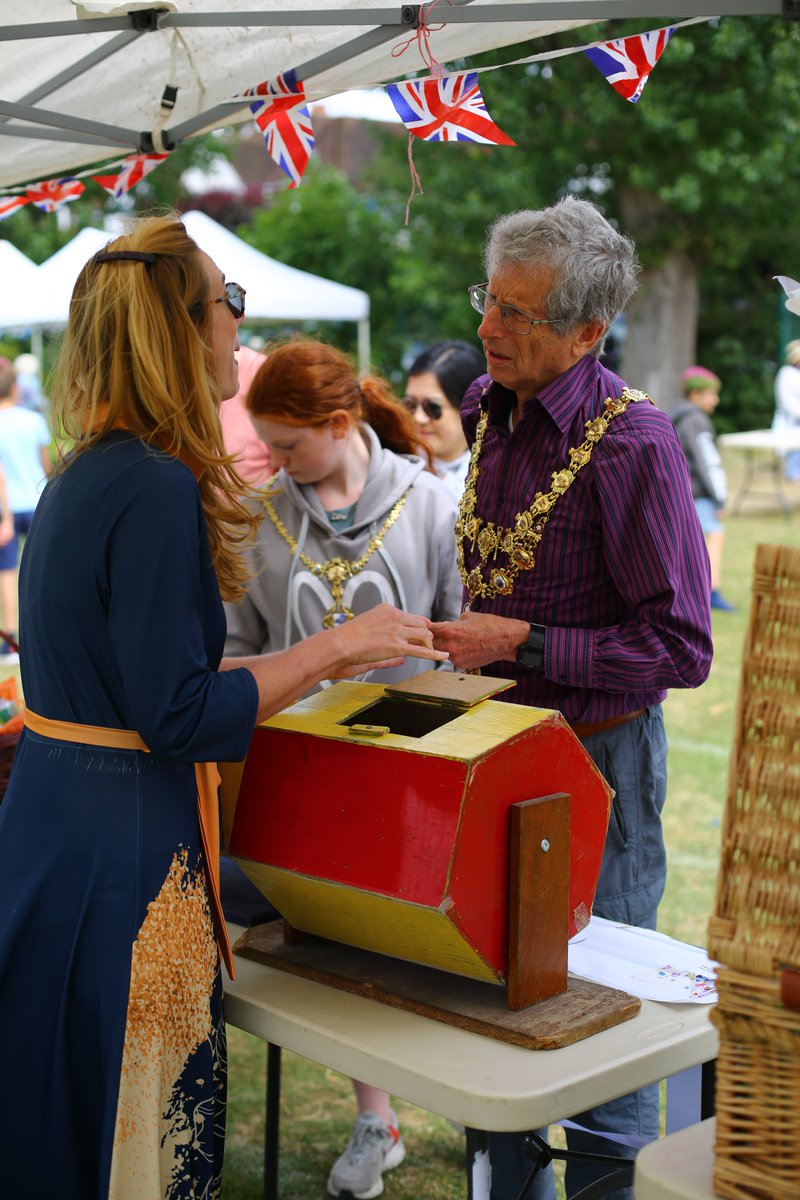 lexiloola's tweet photo. @WandsworthMayor at the @StMikesCoE 'Royal Garden Party' Summer Fete this afternoon https://t.co/hFrXLxnHvA