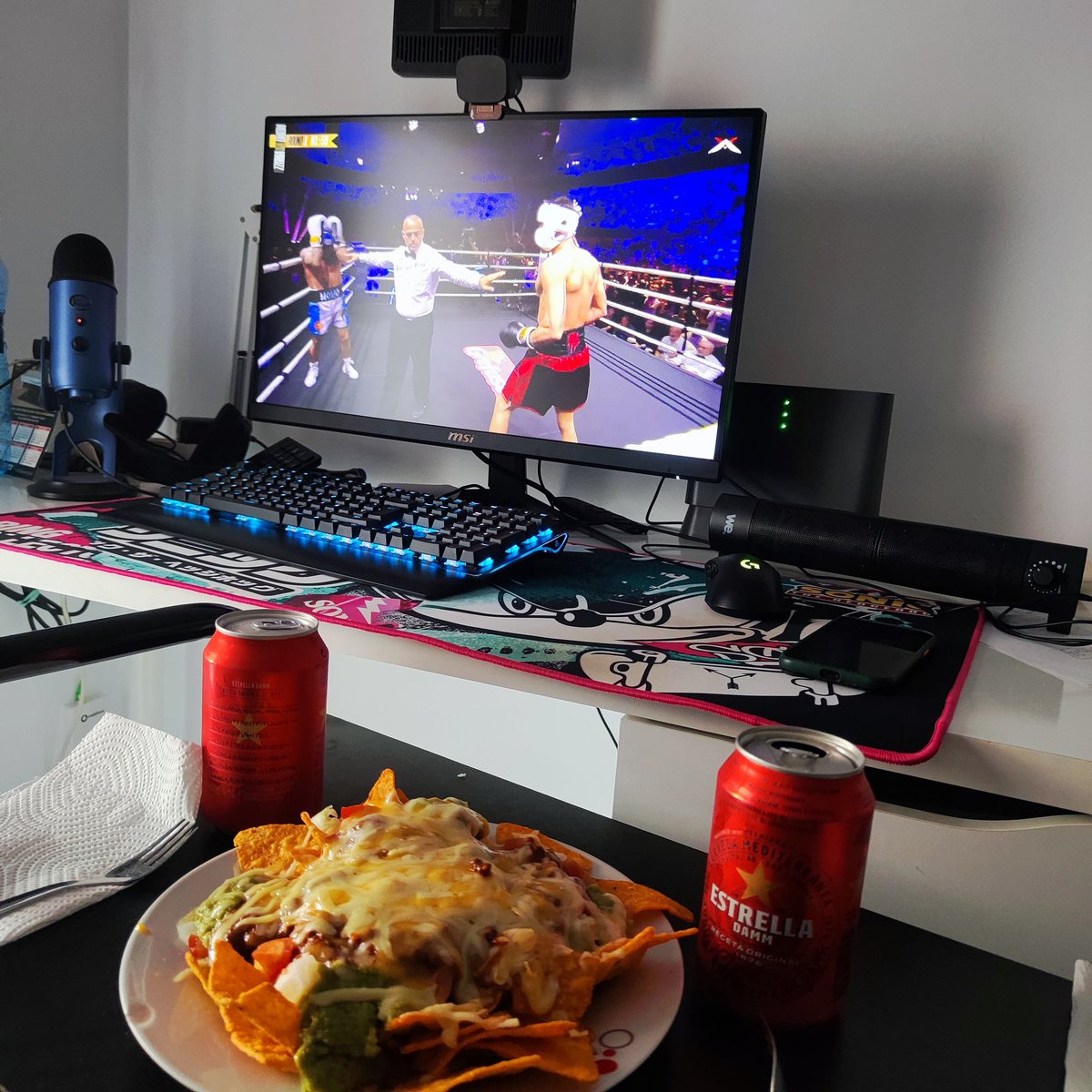Hectortillaa's tweet photo. Mejor plan? #laveladadelano2 pedazo de combate @byViruZz @momorelojero https://t.co/rf8aSY0b71