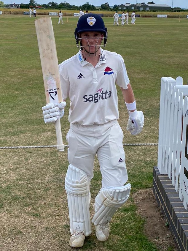 Swarkestone 1st XI (22 points) beat @AlfretonCC (6 points) by 119 runs Boars 325-5 (50) @yozza18 80, @HarryCame4 147, @BennyHutch32 46*, Alfreton 206 all out (44.4) @BennyHutch32 3-42, @LewisHearne 4-21 swarkestone.play-cricket.com/website/divisi…