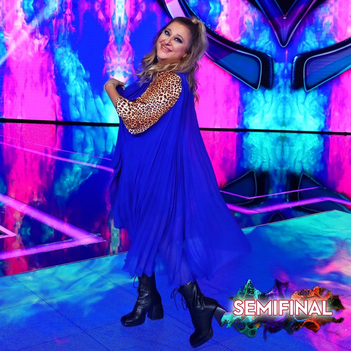 Η πιο #hot εμφάνιση της @elisavet_konstantinidou_ 💙 #MaskedSingerGr