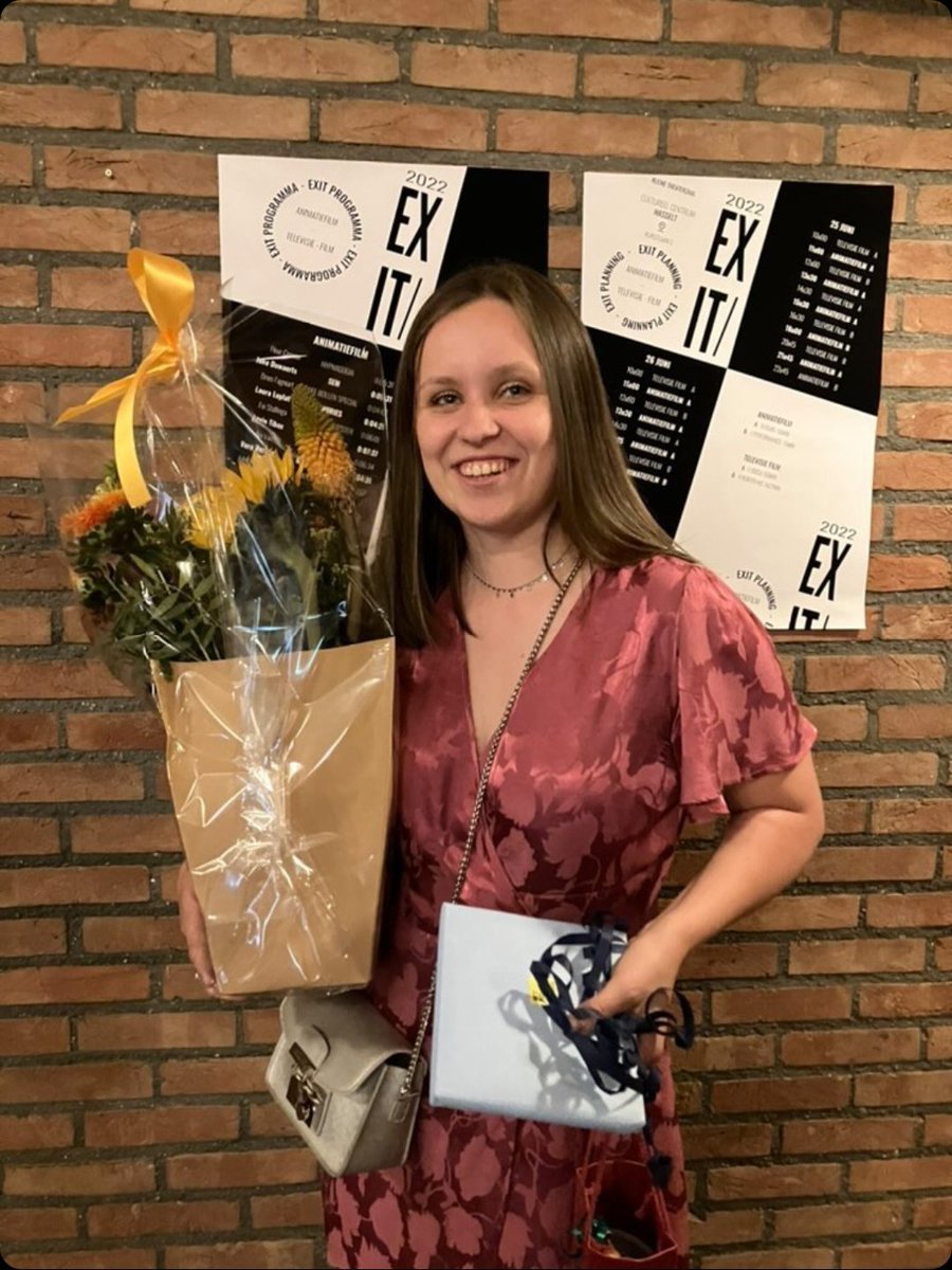 Fac_ARK's tweet photo. Sien Swennen, vandaag afgestudeerd als master interieurarchitectuur (scenografie @Fac_ARK, @uhasselt) heeft zonet de Wanatoe publieksprijs gewonnen!

Proficiat Sien en dank aan alle stemmers!

#wanatoe #exit22 #scenografie #talent #hbvl #z33 #ccha https://t.co/NxtzkeqtEW