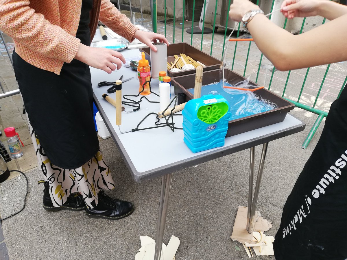 Andrestrujado's tweet photo. Marvellous day @of_Making Festival of Stuff! Thanks to all the volunteers 👍😊 It was good to be back #gardenindicators #scienceofcolours #soapfilmbubbles https://t.co/Nya5WIJRGT