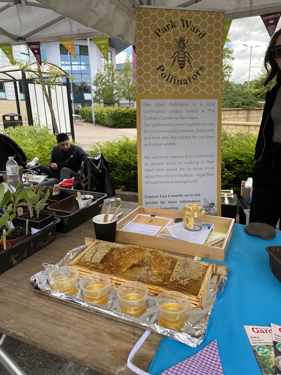 PollinatorsPark's tweet photo. Enjoyed showcasing our honey today at #FlavourFest 🐝🍯 https://t.co/aTydaQtix1