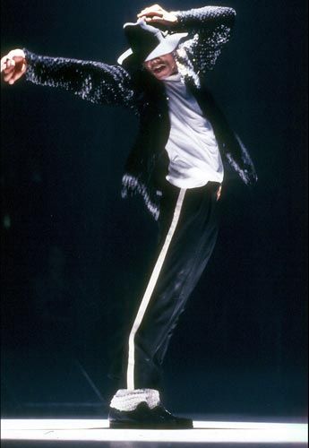 LauraLoujess's tweet photo. Can't believe it's 13 years since we lost this Legend, MJ was too good for this cruel world, you will always be remembered 🌹🌹🌹 Love You MJ Xx #MichaelJackson https://t.co/5myNW0YCDh