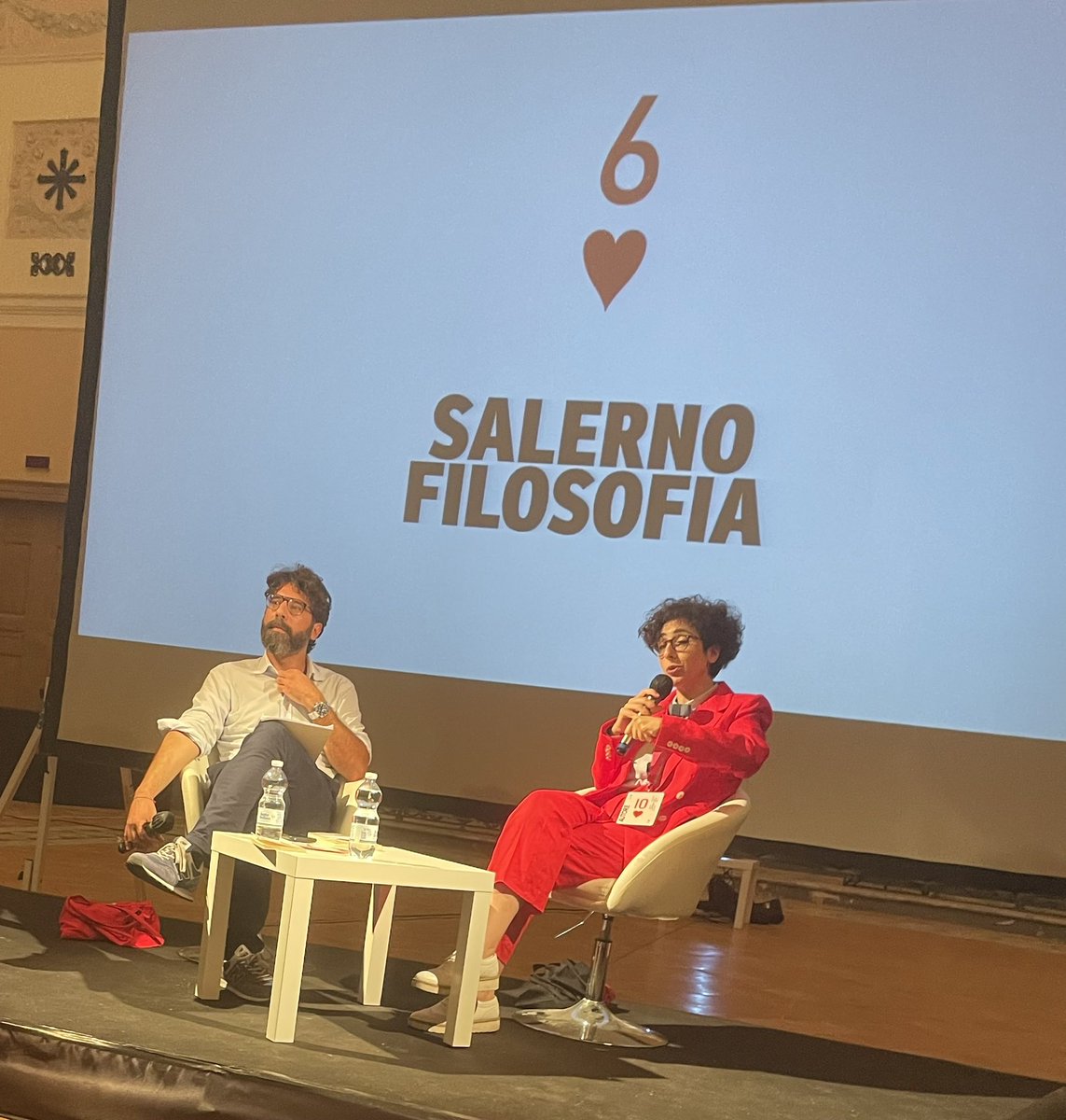 Lucrezia Ercoli presenta il suo libro "Yesterday, filosofia della nostalgia " <a href="/SaLetteratura/">Salerno Letteratura</a> 

La Brexit, la grande Russia, "Make America great again",
sono fruito di una narrazione nostalgica del passato 

<a href="/lucreziaercoli/">Lucrezia Ercoli</a> <a href="/Popsophia/">Popsophia</a> <a href="/giuliavaldi/">giulia valdi</a>