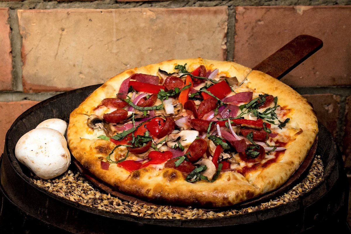 RoyalOakBrewery's tweet photo. Hang out with your home slice tonight😉🍕✨
-
ORDER HERE 👉 https://t.co/zN1PCgR1uu
-
#RoyalOakBrewery #RoyalOak #MIEats #Eeeats #Foodie https://t.co/adRhKqjmND