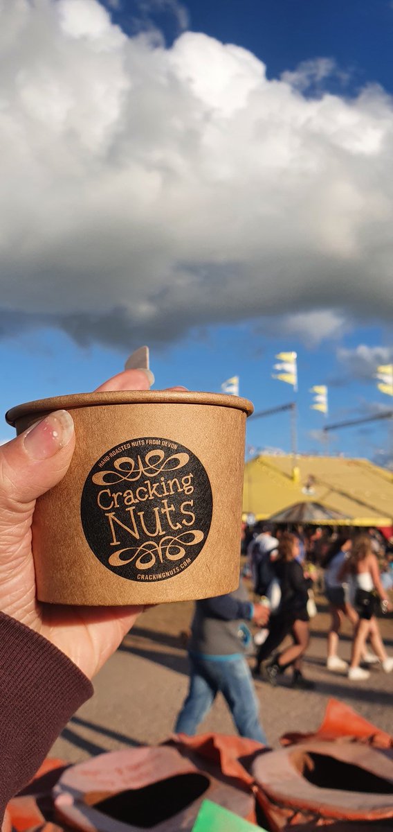 The_Murray_Mint's tweet image. Enjoying some delicious @crackingnuts at Glastonbury!