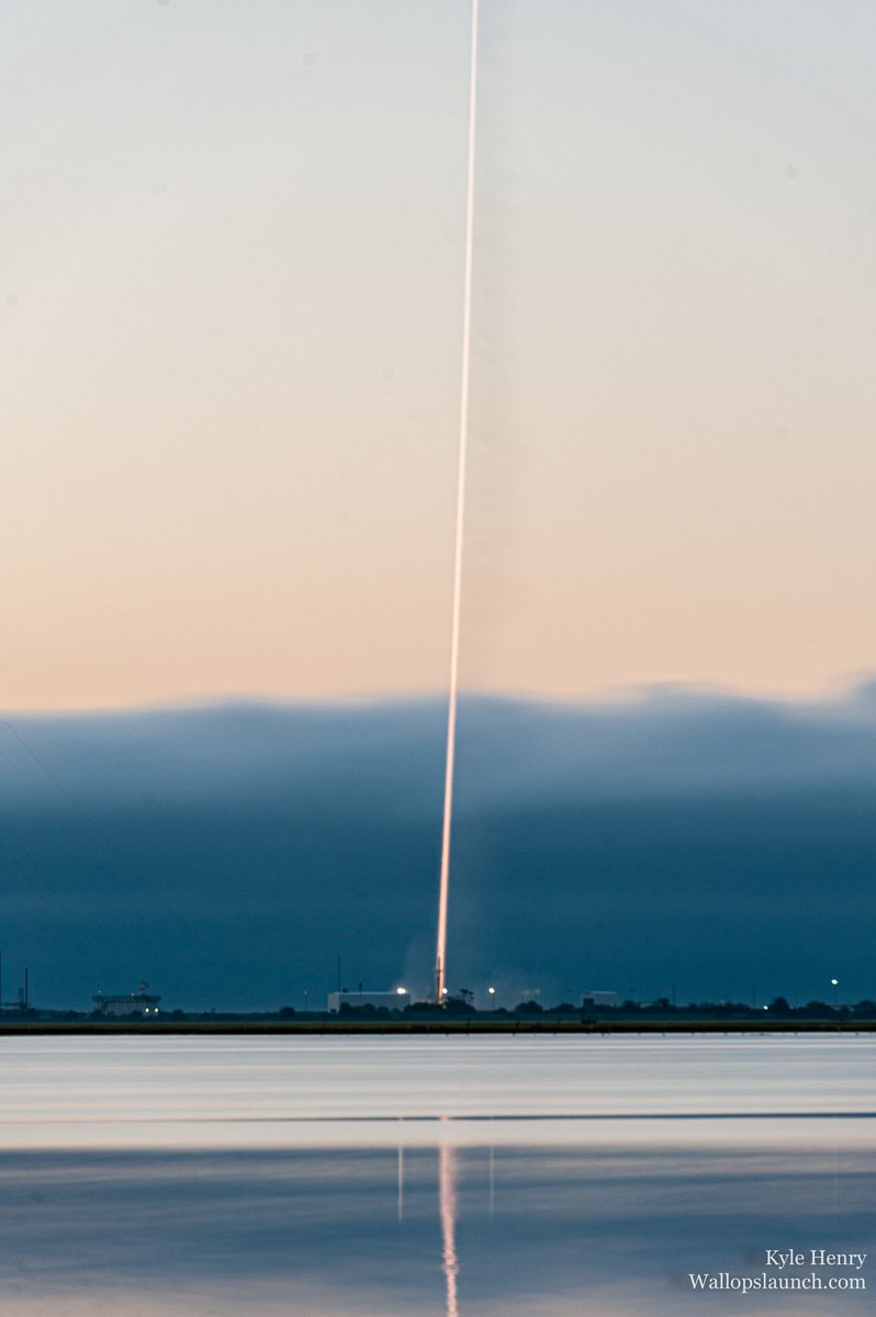 kyle_LTS's tweet image. Some streak shot goodness for yesterdays sounding rocket launch!

#nikon #nikonnofilter #wallopsflightfacility #wallopsisland #MARS #soundingrocket