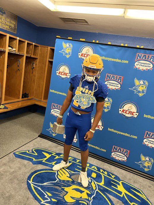 0fficial7ae's tweet photo. Faced so much adversity from people telling me I’m not good enough..non starter,not knowing if I will be playing pass highschool,family issues and now I’m true freshman at a 4 year school in Kansas. Wouldn’t never thought my dream will be reality💙🤟🏽🇸🇪. @SwedesFB @Coach_Mik3yy https://t.co/J4IbO1O4hm