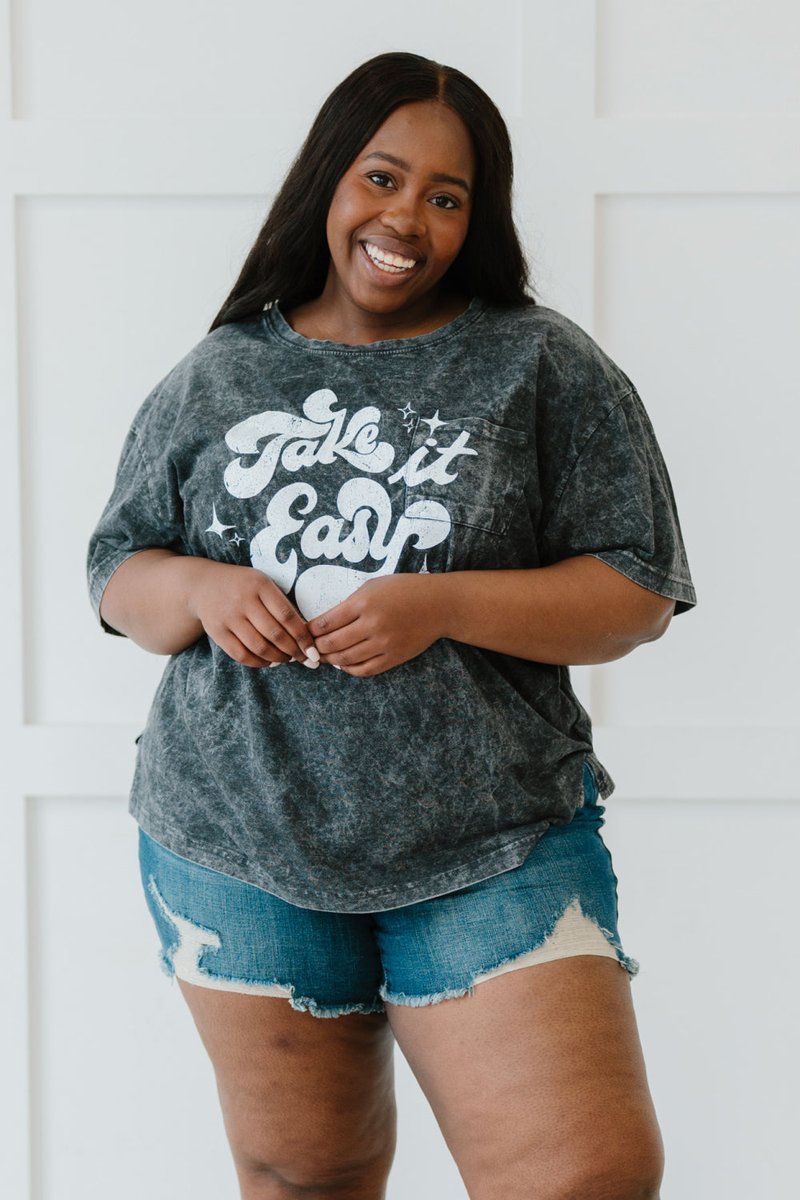 OhEmGeeBoutique's tweet photo. 15% off your order with code Summer15
Sew In Love Take It Easy Full Size Run Graphic Tee 
$46
 
https://t.co/GGtKxtEEm0 

#length #trendsi #love #sewinlove #bust #plussize https://t.co/pRUWqH2Ked