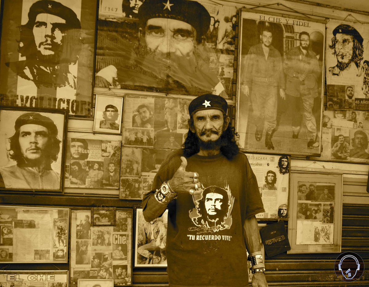 Carnaval_SA's tweet photo. 3/3
Pedro Vergara, es un personaje de ciudad, un veterano zapatero del centro de Barranquilla que vive los 365 días personificando al ‘Che Guevara’. Celebramos su retorno a casa y agradecemos la solidaridad y apoyo de todos. https://t.co/BEPr8jooXX