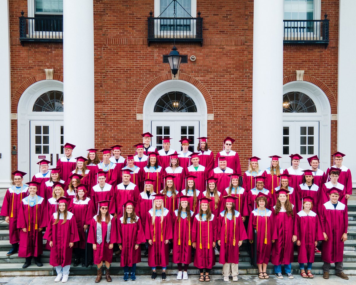 CrystalLTrask's tweet photo. 👏 Congratulations DA Class of 2022! 👏 #bulldogpride https://t.co/Anqq1mvHOA