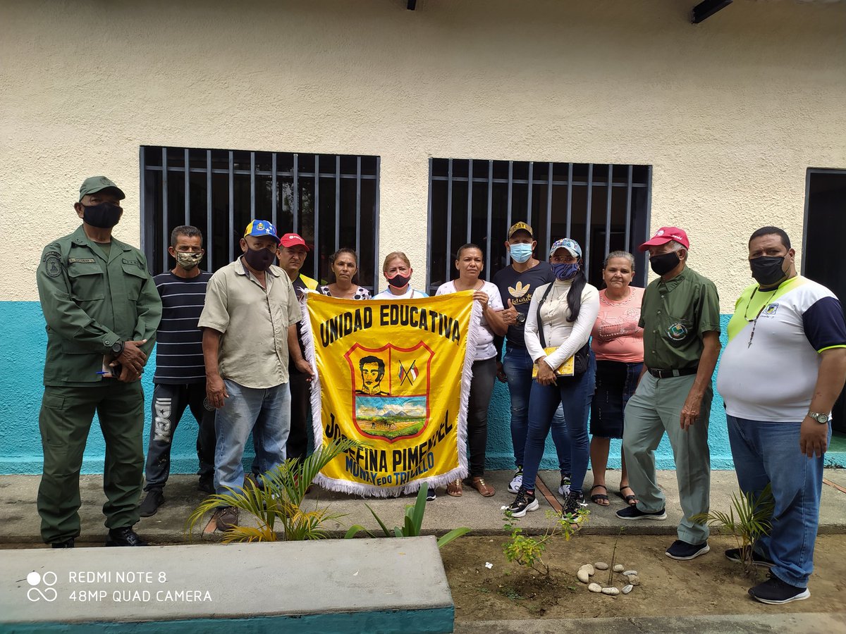 escprimariatru's tweet photo. #25Jun Hoy Juramentamos la brigada BRICOMILES de nuestra Escuela Josefina Pimentel de Monay C-3 Pampán Red 9 #Trujillo #BricomilesMiEscuelaBella #MiEscuelaBella #Bricomiles @NicolasMaduro @_LaAvanzadora @MPPEDUCACION @Gerardo4fPsuv  @MariiaPalomares https://t.co/dEjaex0owl