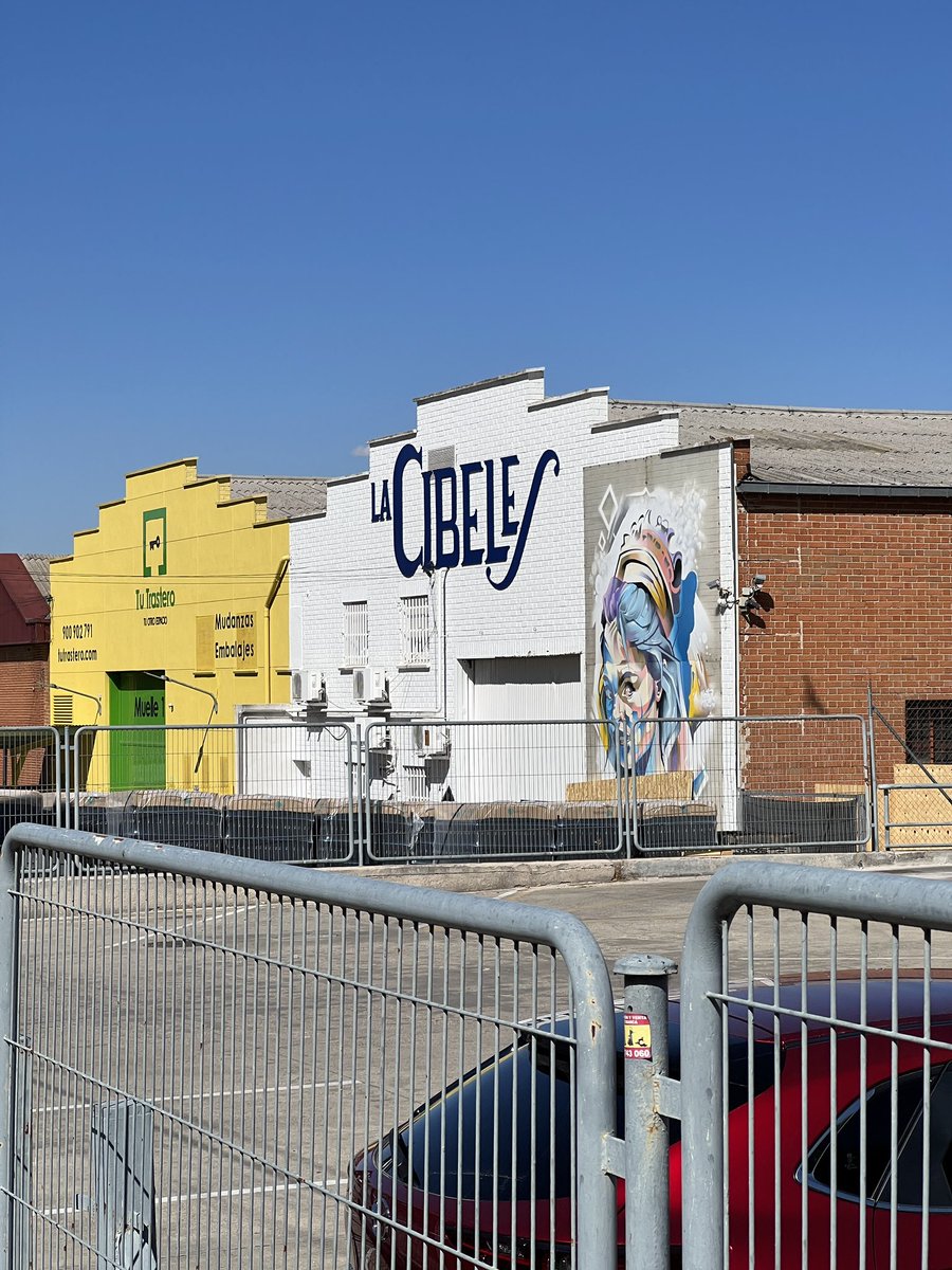 Stuart_Docherty's tweet image. Tour and tasting on Friday afternoon @cibelescervezas. Partaking in some bottles I bought on the Saturday - The Imperial has something about it.