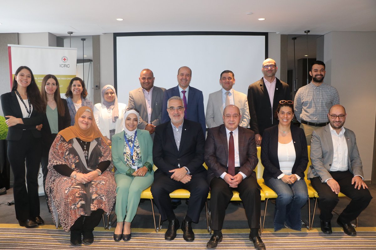 Kasbart's tweet photo. @ICRC_Jordan concluded the first of a series of national roundtable discussions with various stakeholders on the global phenomenon of violence against health care; exploring and promoting normative frameworks in Jordan to protect health care workers.
#HCiD #HumanitarianPlatform https://t.co/kDgIpNhkQ5